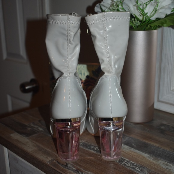 Boots - Picture 3 of 4